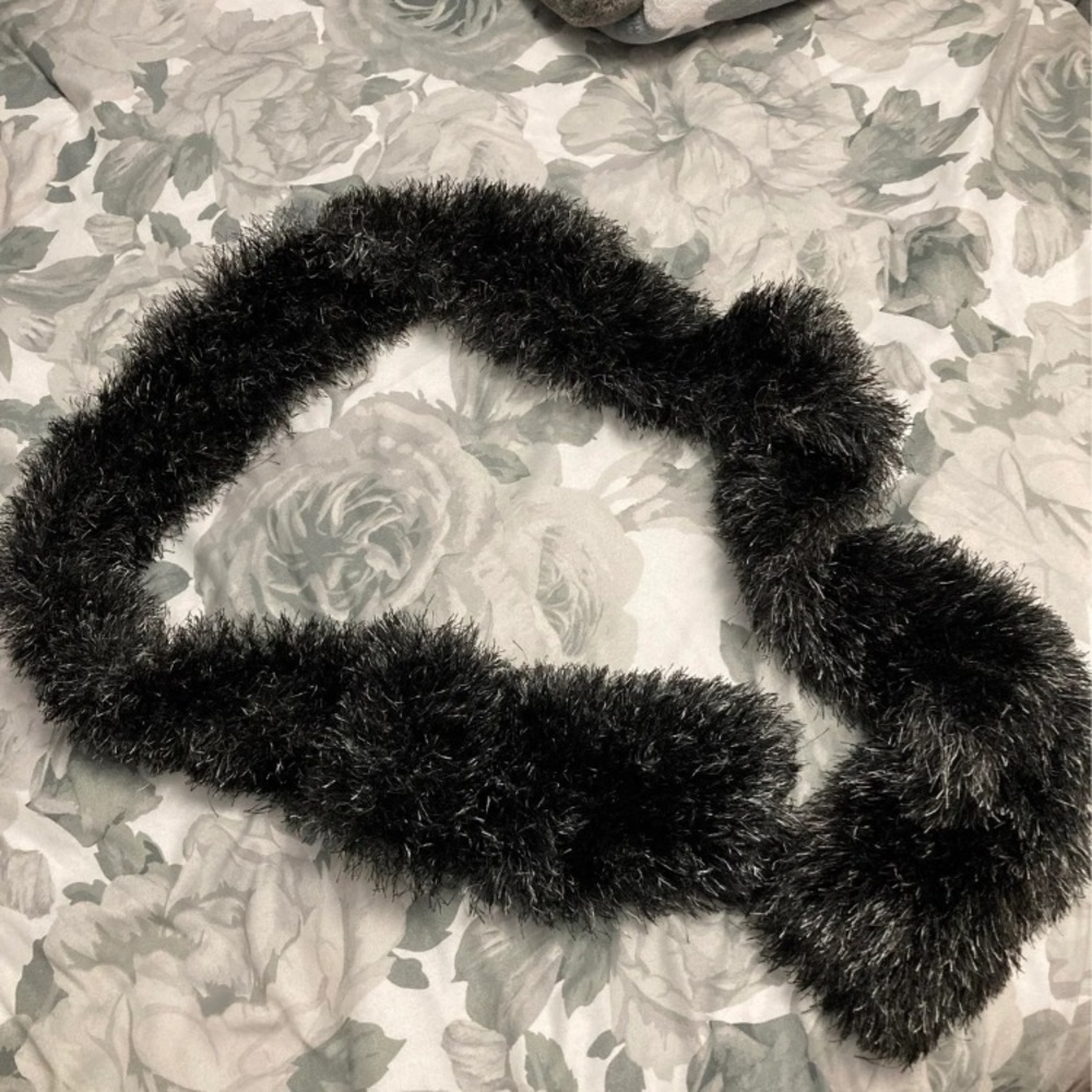 Black and Gray String Scarf